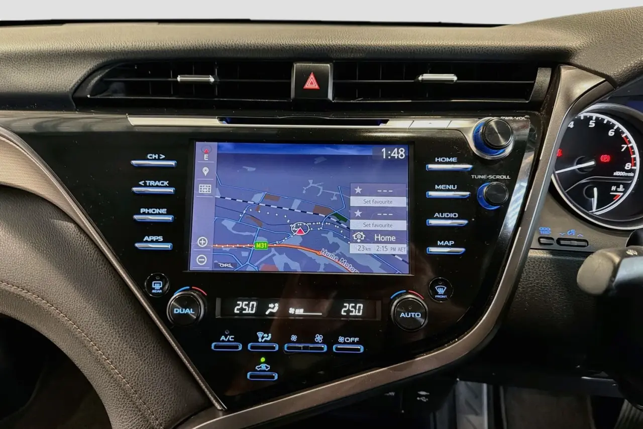 2019 Toyota Camry Gallery Image 17
