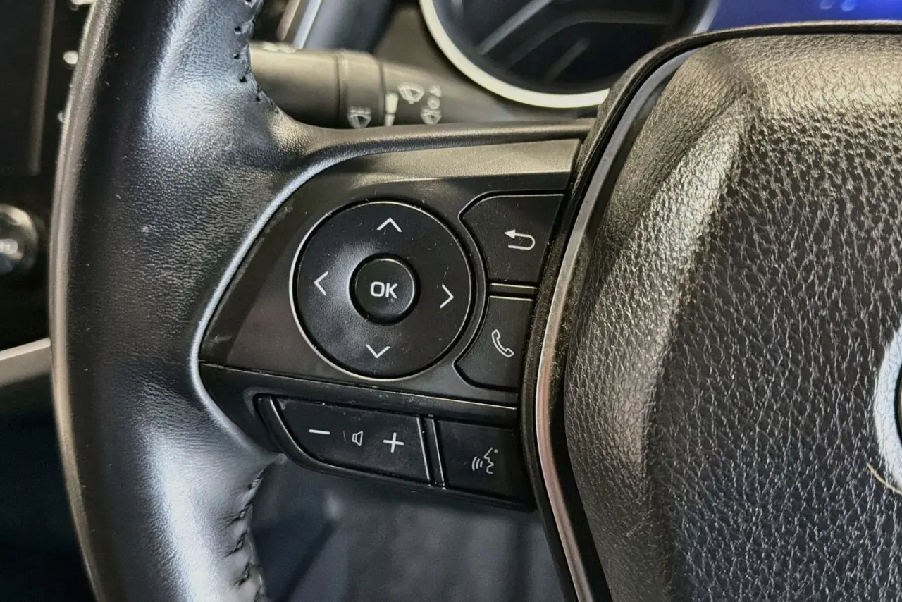 2019 Toyota Camry Gallery Image 19