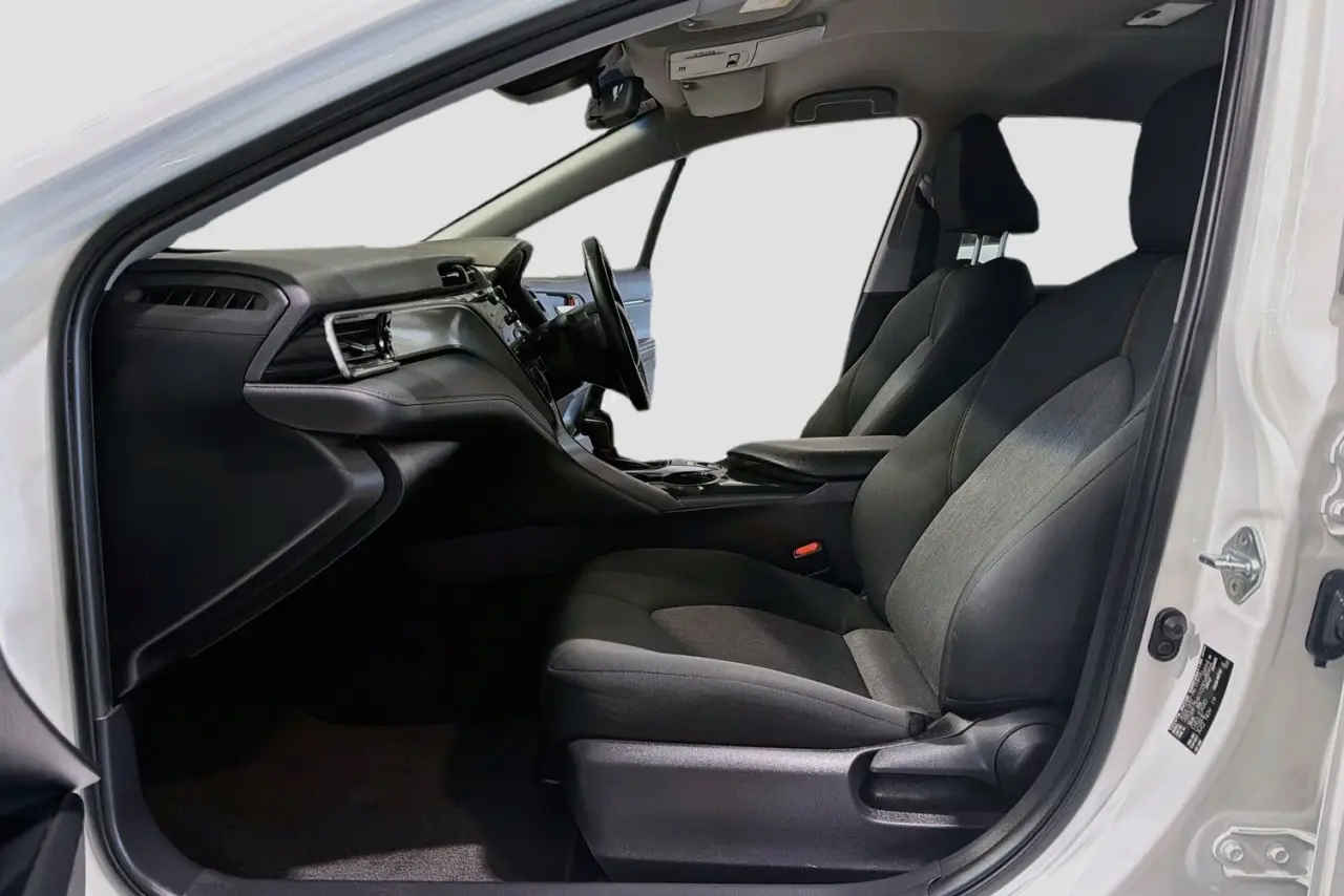 2019 Toyota Camry Gallery Image 25