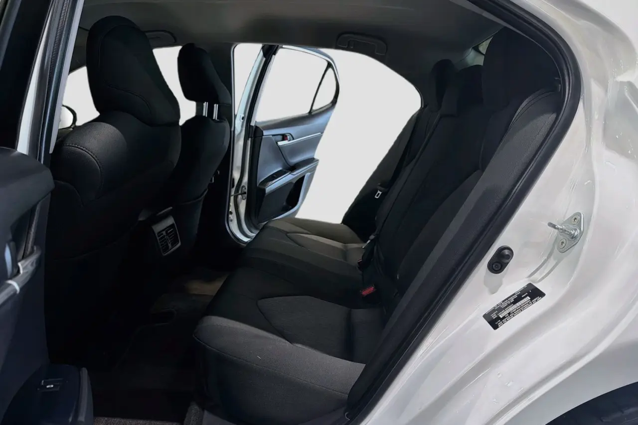 2019 Toyota Camry Gallery Image 26