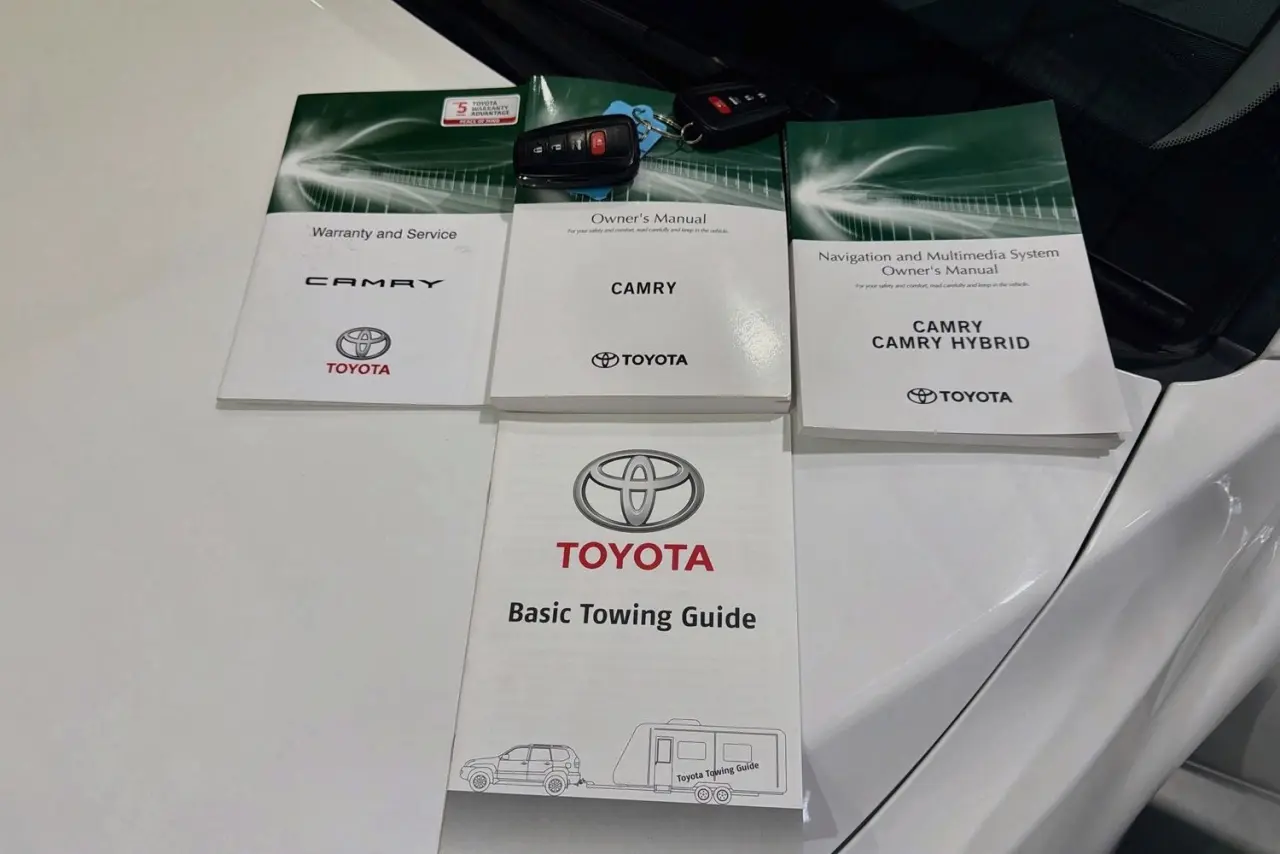 2019 Toyota Camry Gallery Image 31