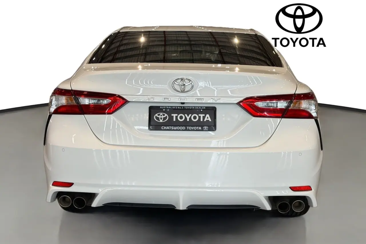 2019 Toyota Camry Gallery Image 7