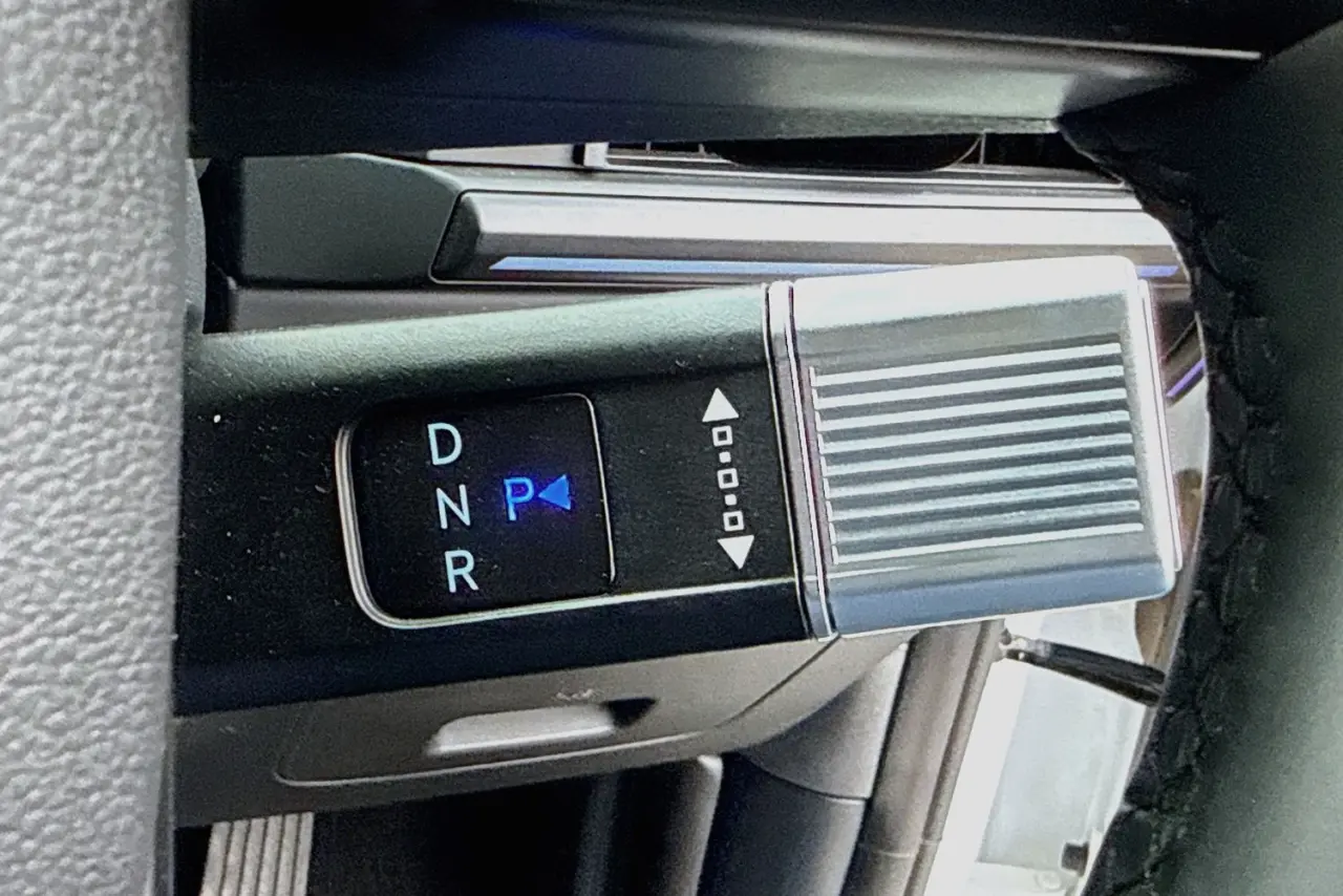 2024 Hyundai Santa Fe Gallery Image 18