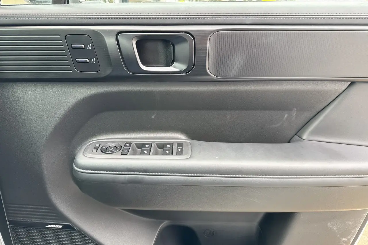 2024 Hyundai Santa Fe Gallery Image 24