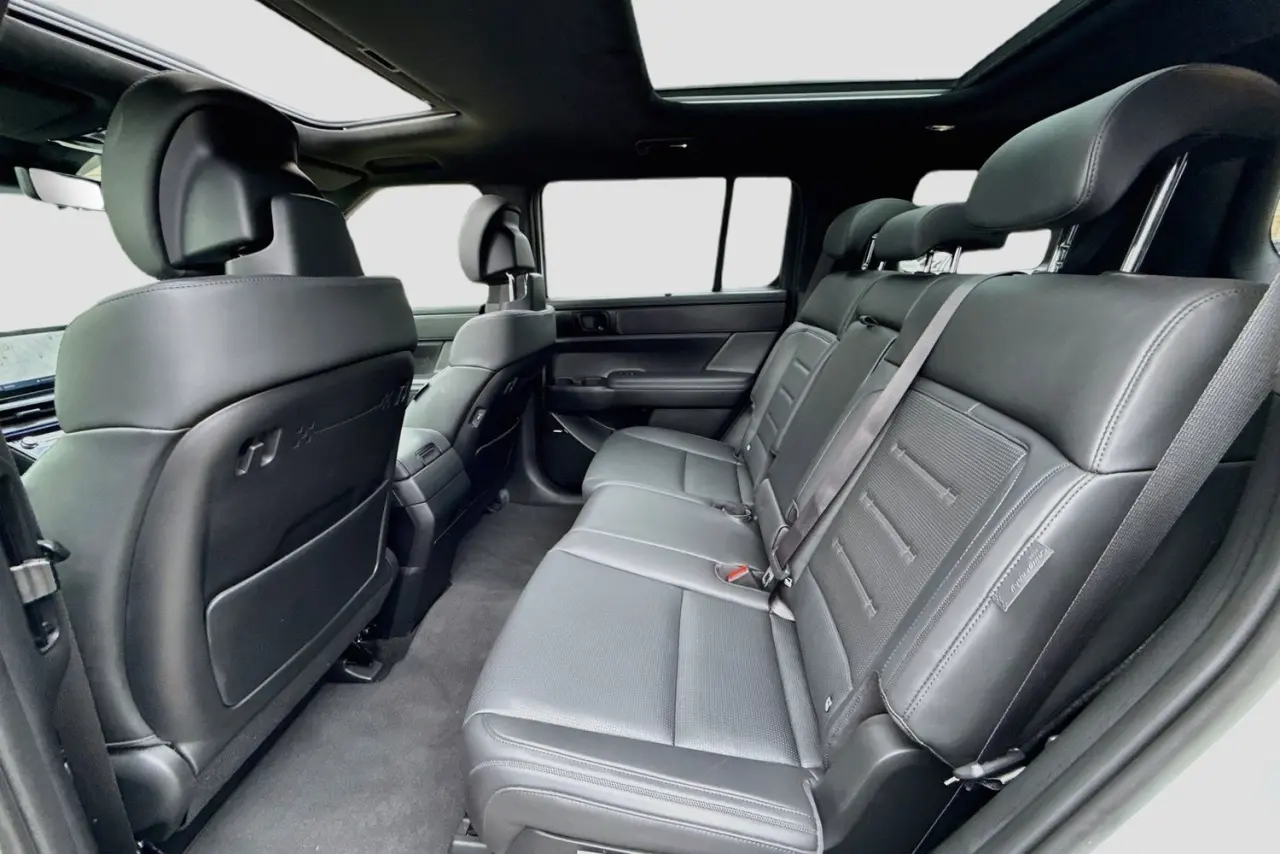 2024 Hyundai Santa Fe Gallery Image 26
