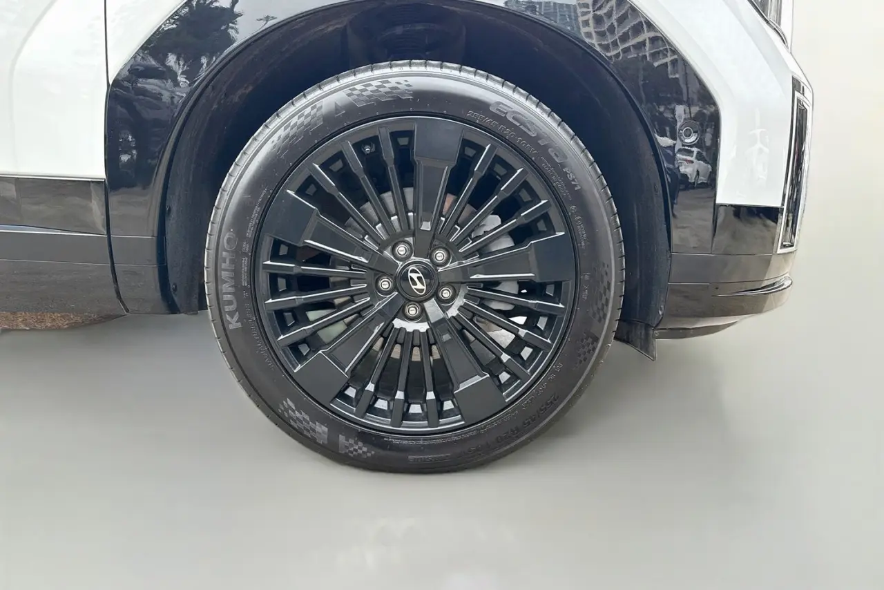 2024 Hyundai Santa Fe Gallery Image 28