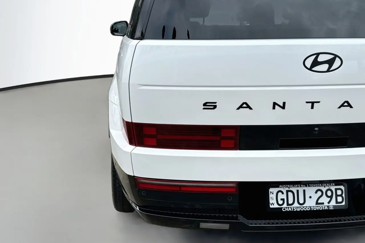 2024 Hyundai Santa Fe Gallery Image 8