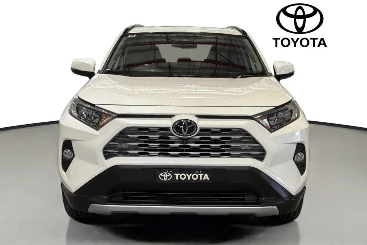 2020 Toyota RAV4 Gallery Image 2