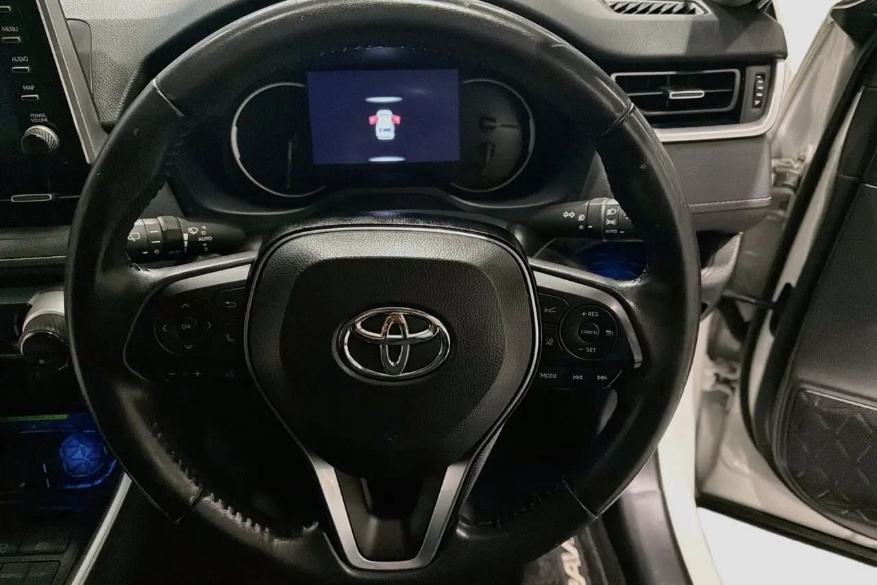2020 Toyota RAV4 Gallery Image 21