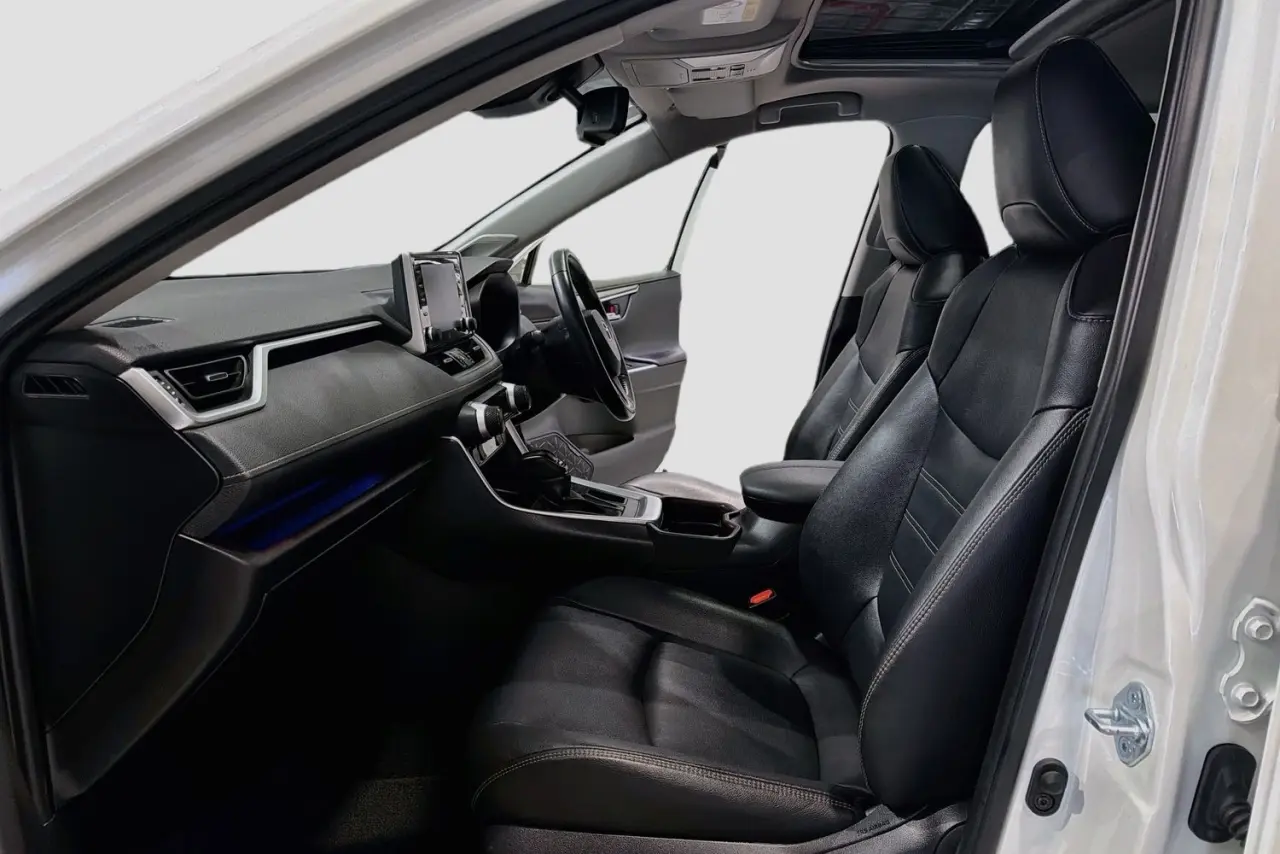 2020 Toyota RAV4 Gallery Image 25