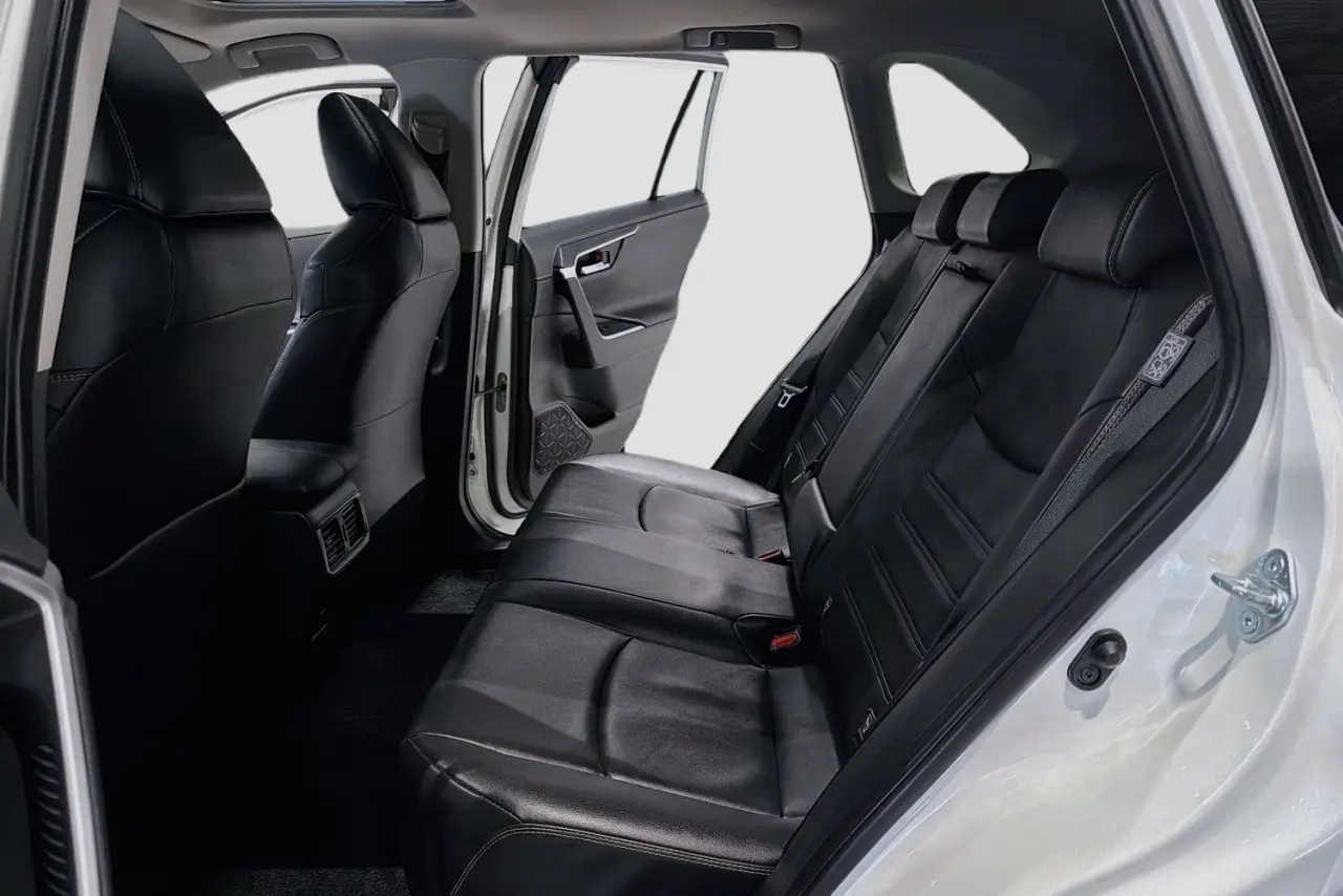 2020 Toyota RAV4 Gallery Image 26
