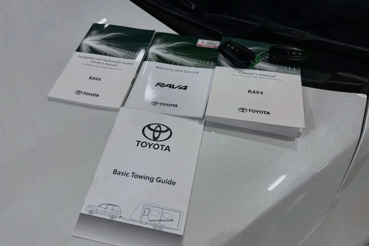 2020 Toyota RAV4 Gallery Image 31