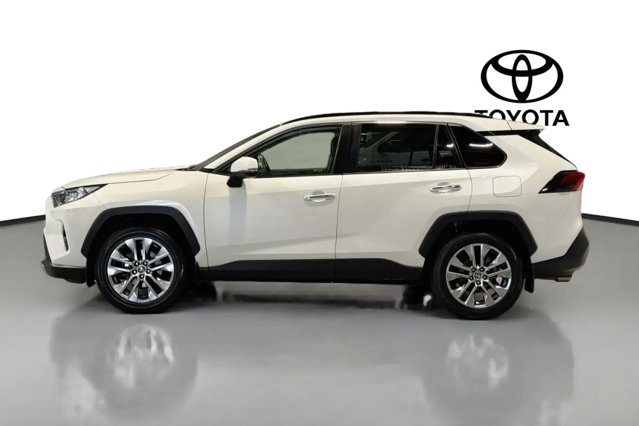 2020 Toyota RAV4 Gallery Image 5