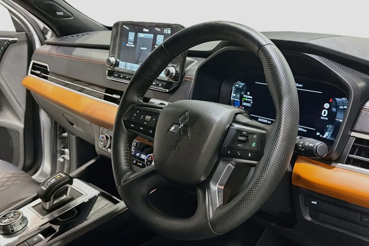 2024 Mitsubishi Outlander Gallery Image 14
