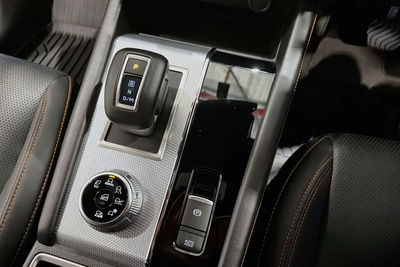 2024 Mitsubishi Outlander Gallery Image 18