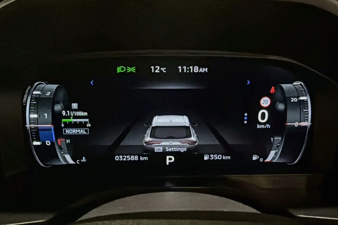 2024 Mitsubishi Outlander Gallery Image 22