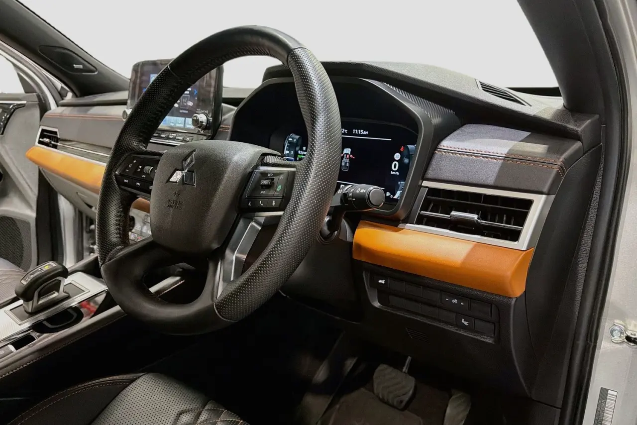 2024 Mitsubishi Outlander Gallery Image 23