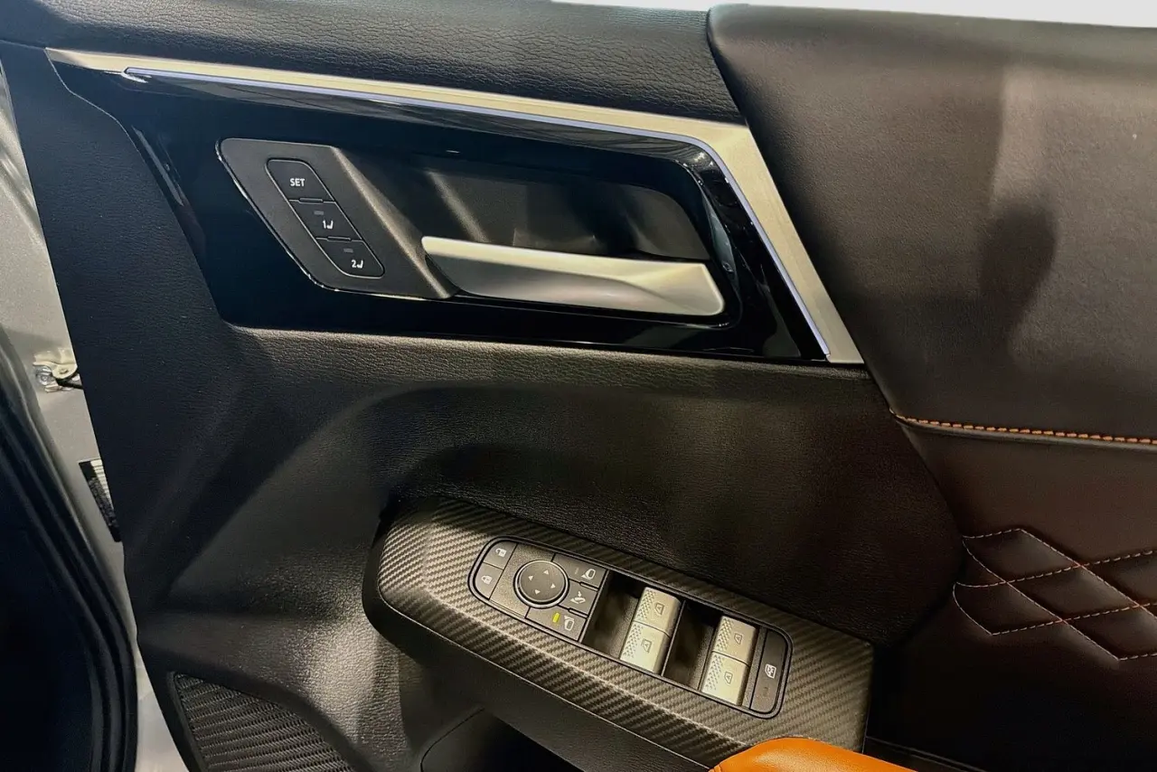 2024 Mitsubishi Outlander Gallery Image 24