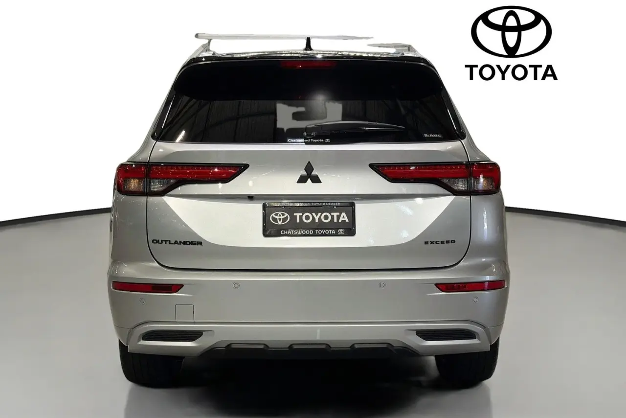 2024 Mitsubishi Outlander Gallery Image 7