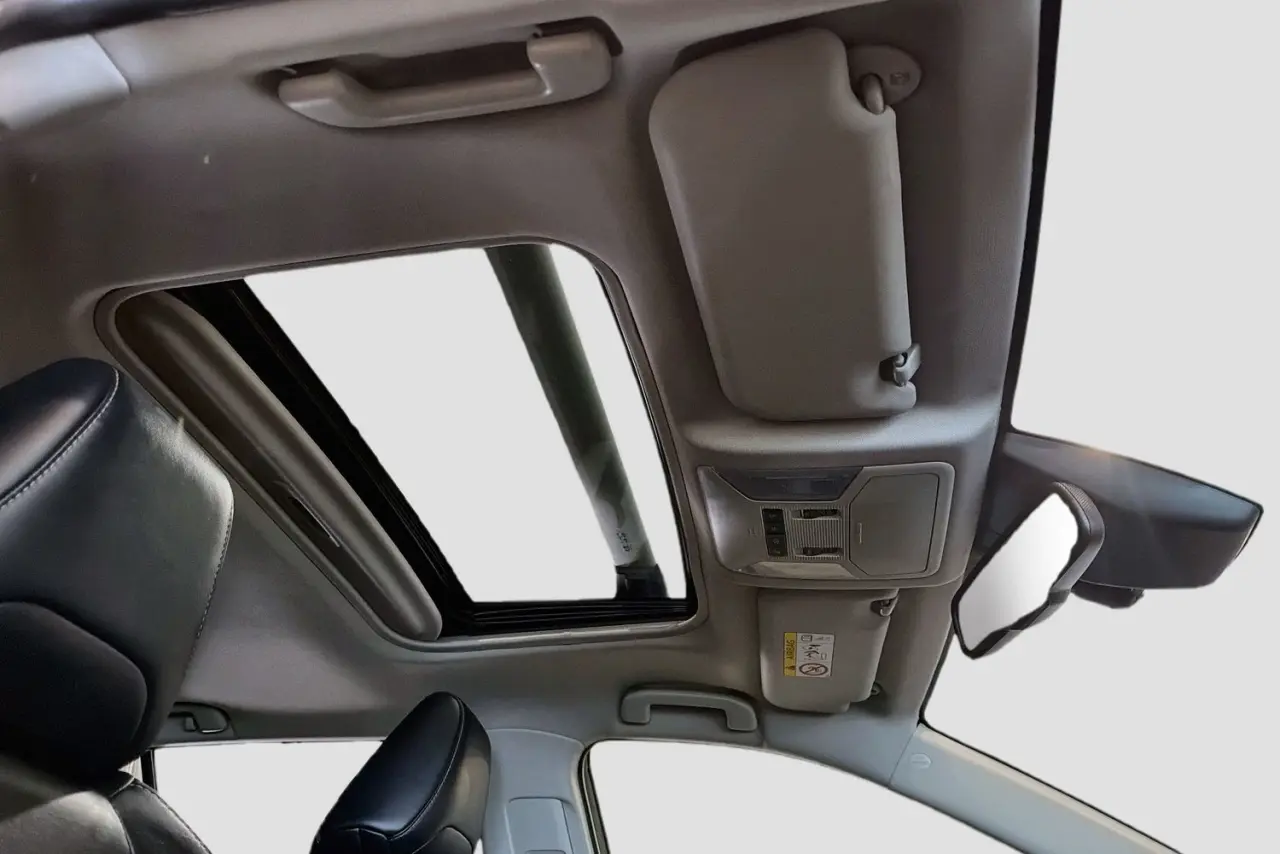 2019 Toyota RAV4 Gallery Image 12