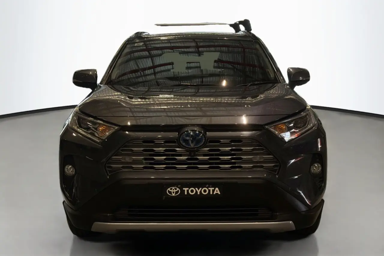 2019 Toyota RAV4 Gallery Image 2