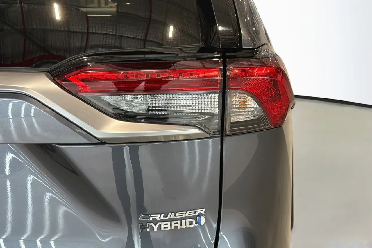 2019 Toyota RAV4 Gallery Image 9