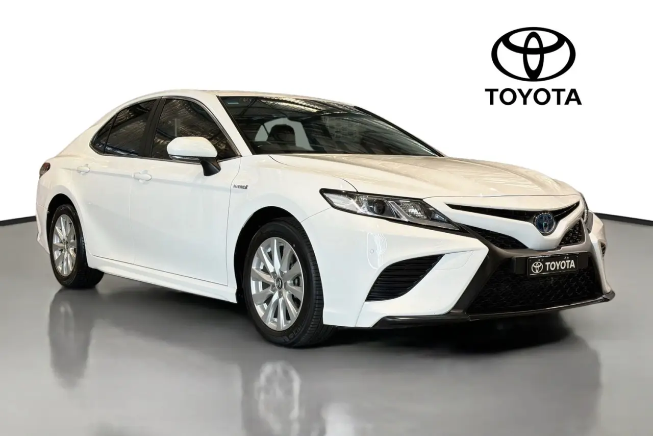 2018 Toyota Camry Gallery Image 1