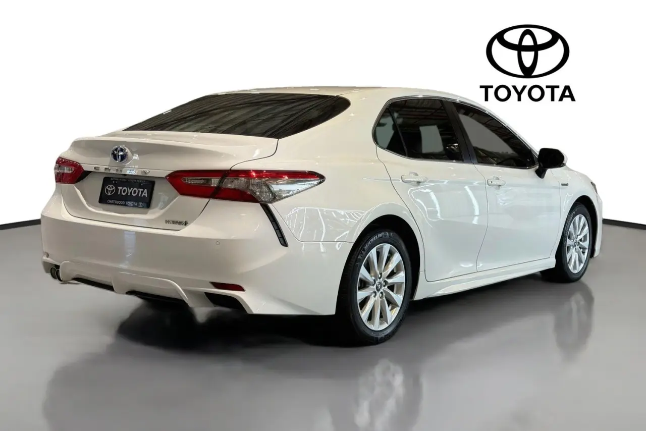 2018 Toyota Camry Gallery Image 10