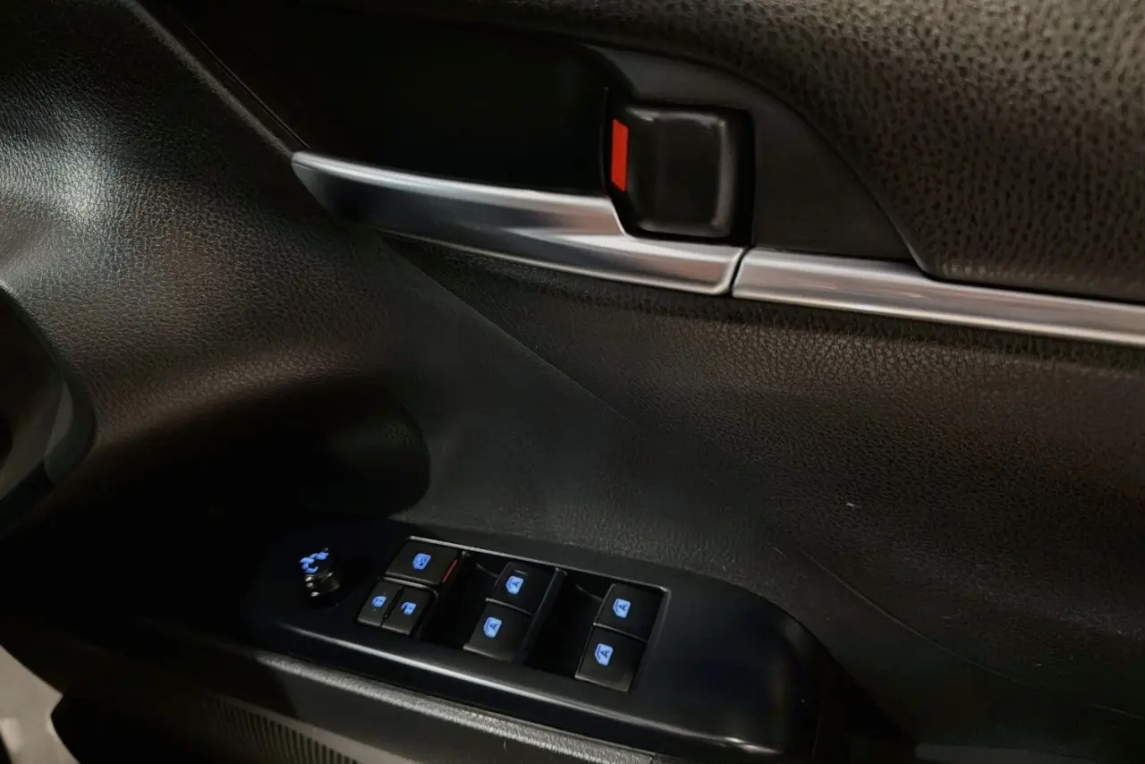 2018 Toyota Camry Gallery Image 24