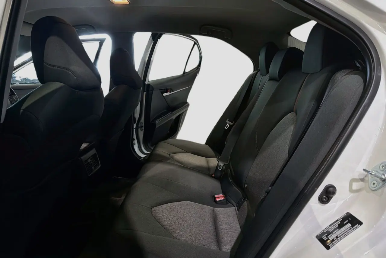 2018 Toyota Camry Gallery Image 26
