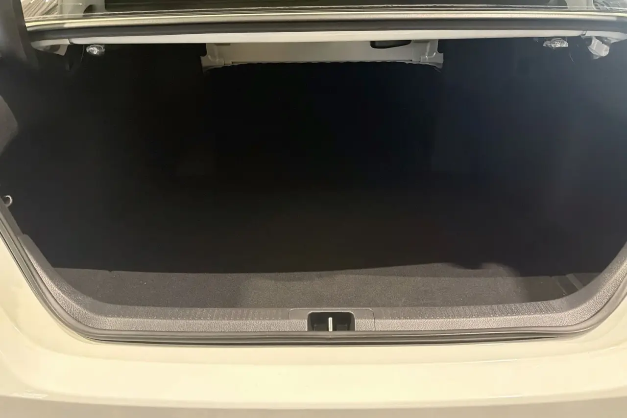 2018 Toyota Camry Gallery Image 27