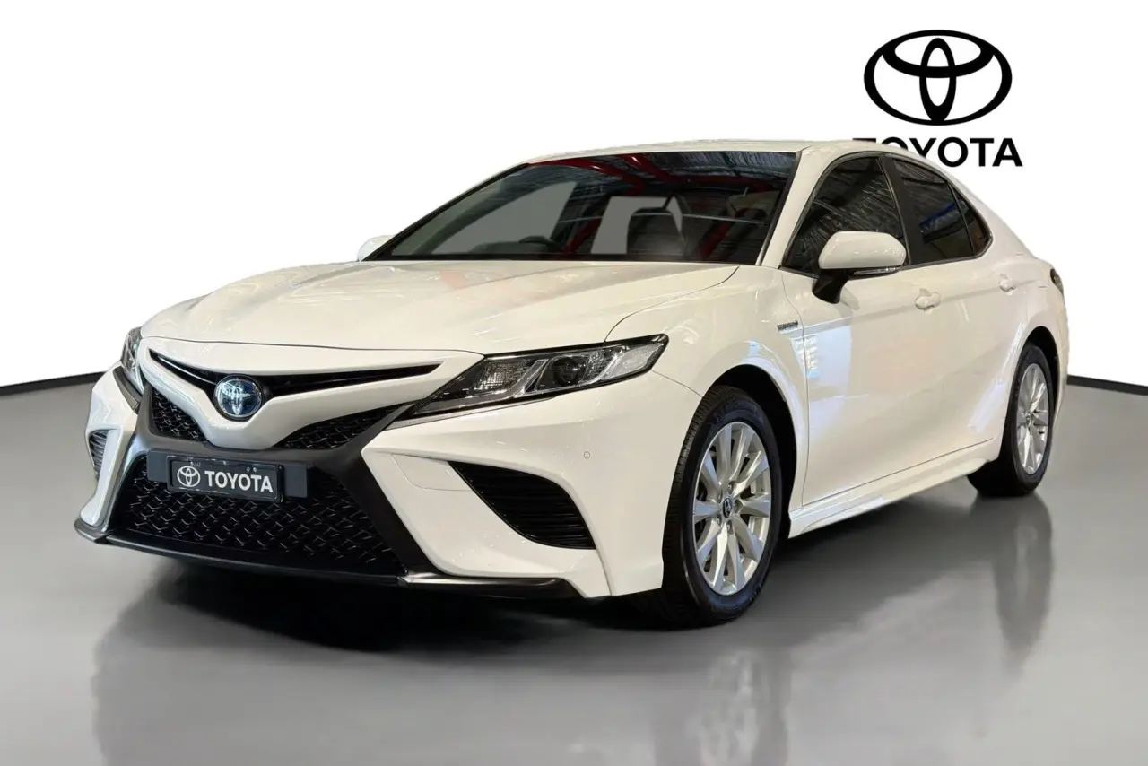 2018 Toyota Camry Gallery Image 4