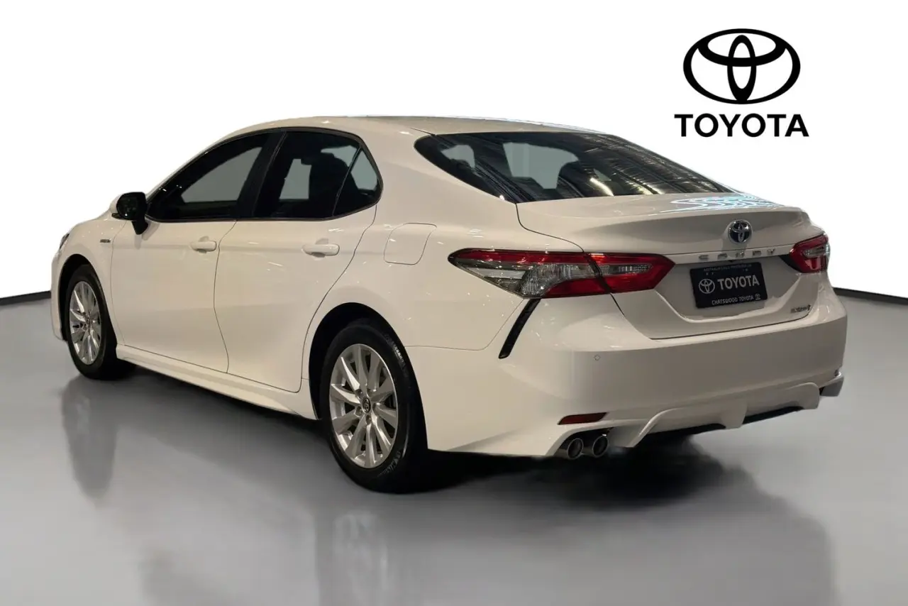 2018 Toyota Camry Gallery Image 6