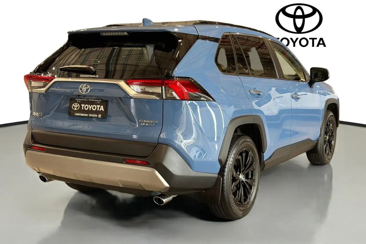 2025 Toyota RAV4 Gallery Image 10