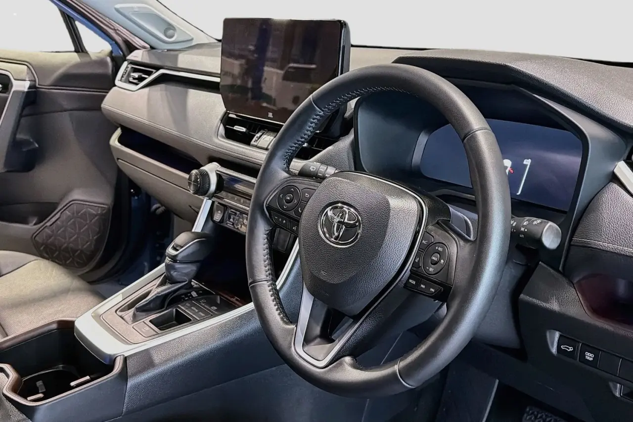 2025 Toyota RAV4 Gallery Image 14