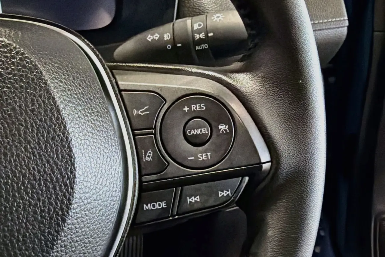 2025 Toyota RAV4 Gallery Image 20