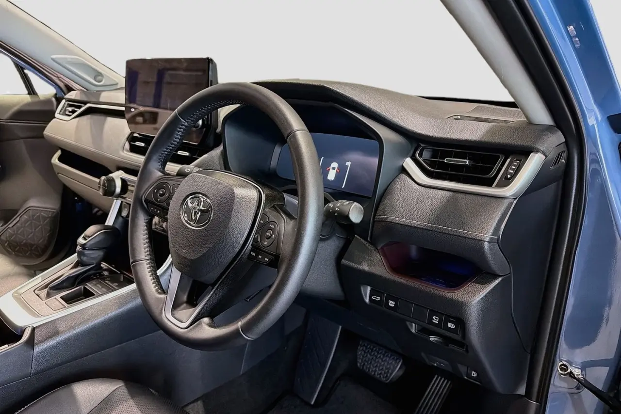 2025 Toyota RAV4 Gallery Image 23
