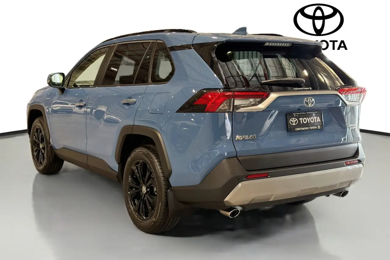 2025 Toyota RAV4 Gallery Image 6