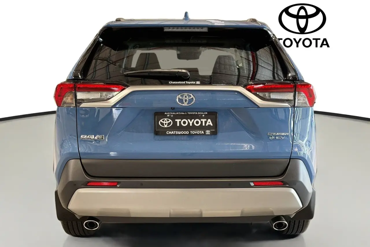2025 Toyota RAV4 Gallery Image 7