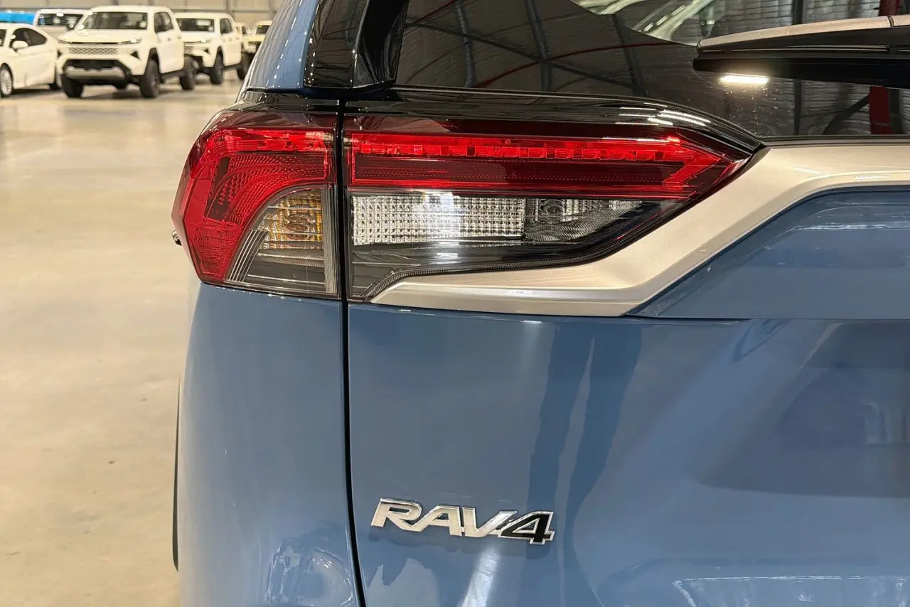 2025 Toyota RAV4 Gallery Image 8