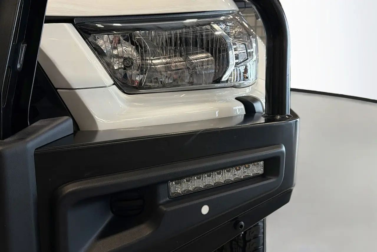 2024 Toyota Hilux Gallery Image 3