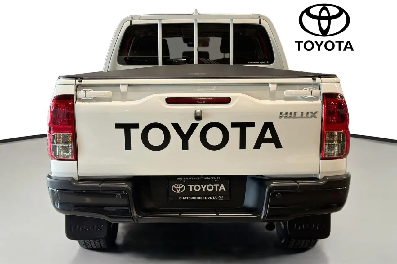 2024 Toyota Hilux Gallery Image 7