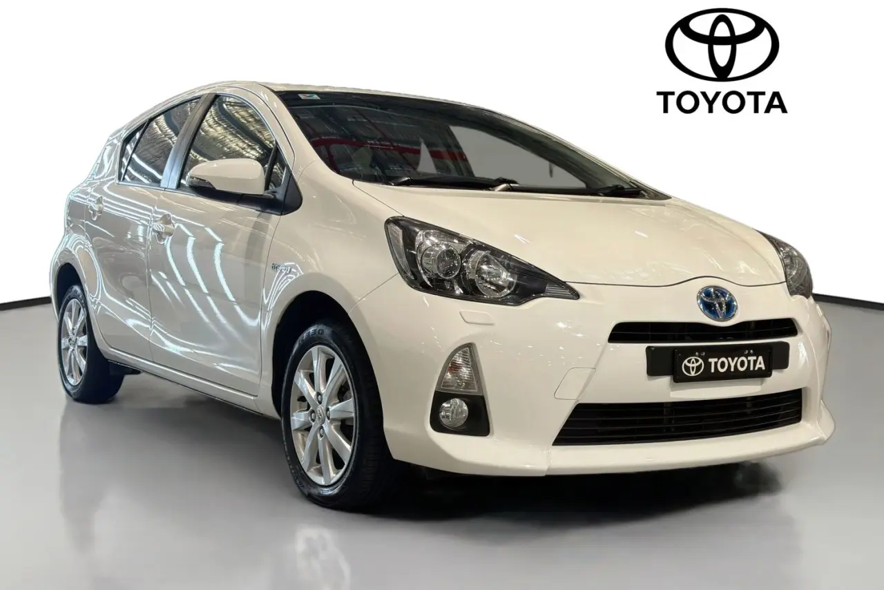 2014 Toyota Prius C Gallery Image 1