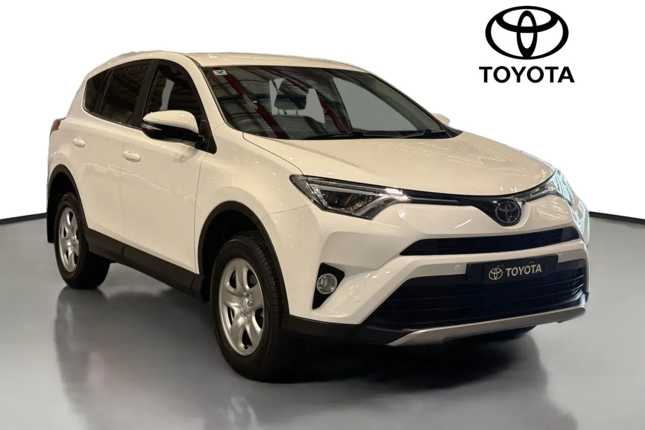 2018 Toyota RAV4 Image