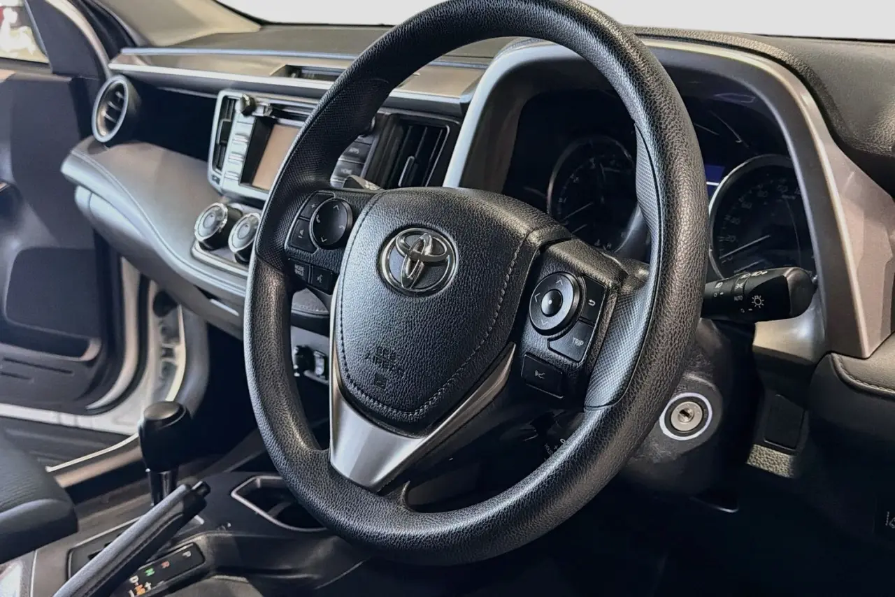 2018 Toyota RAV4 Gallery Image 14