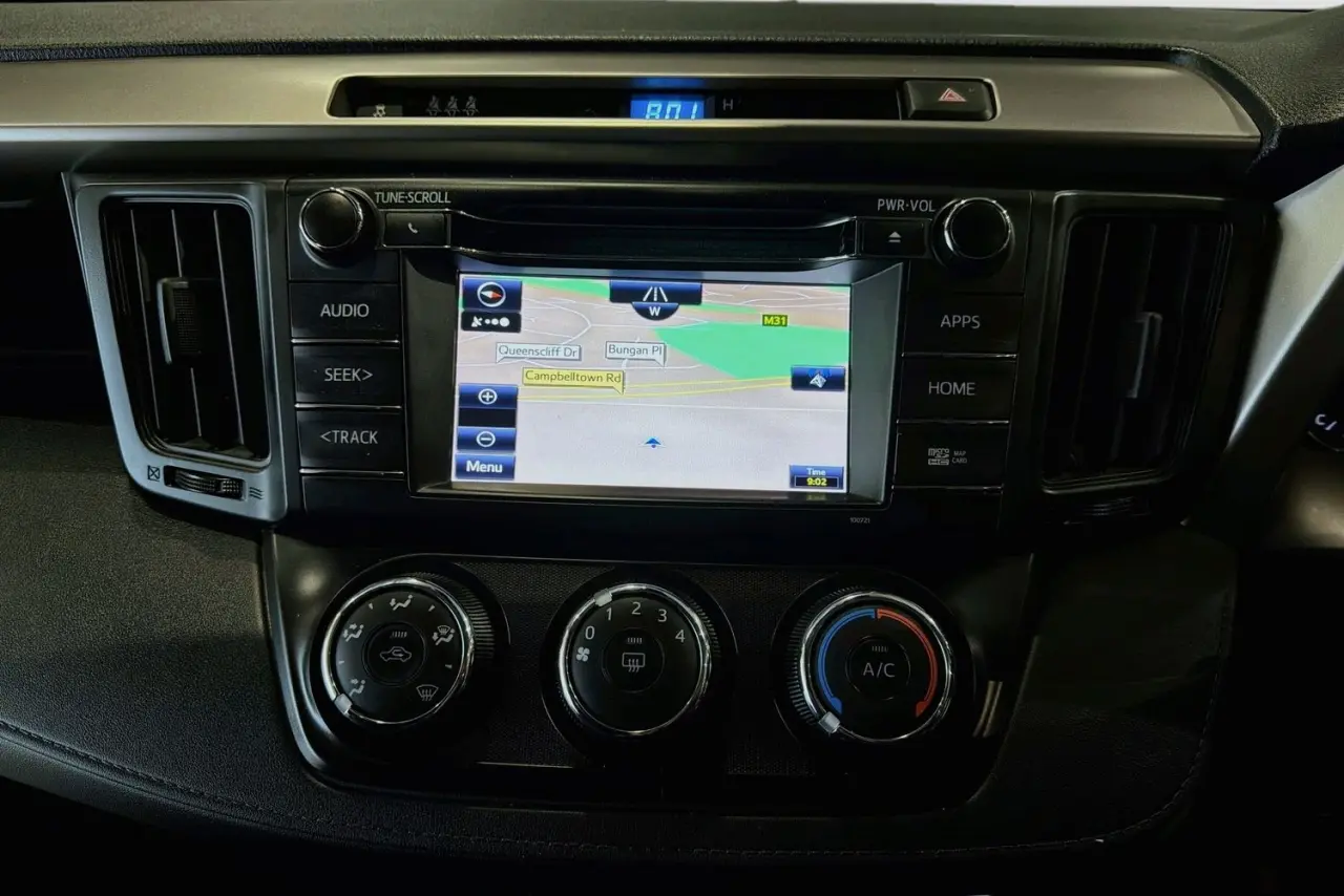 2018 Toyota RAV4 Gallery Image 17