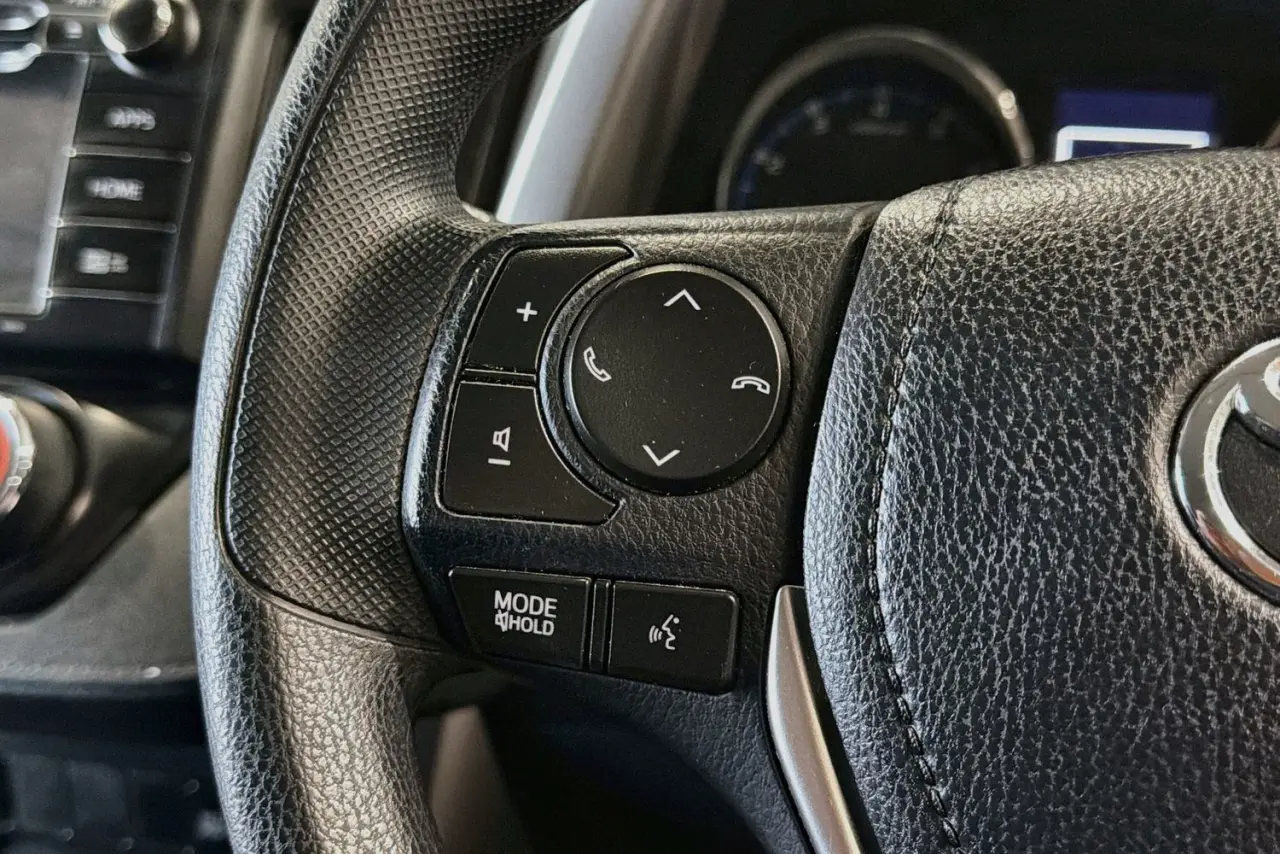2018 Toyota RAV4 Gallery Image 19
