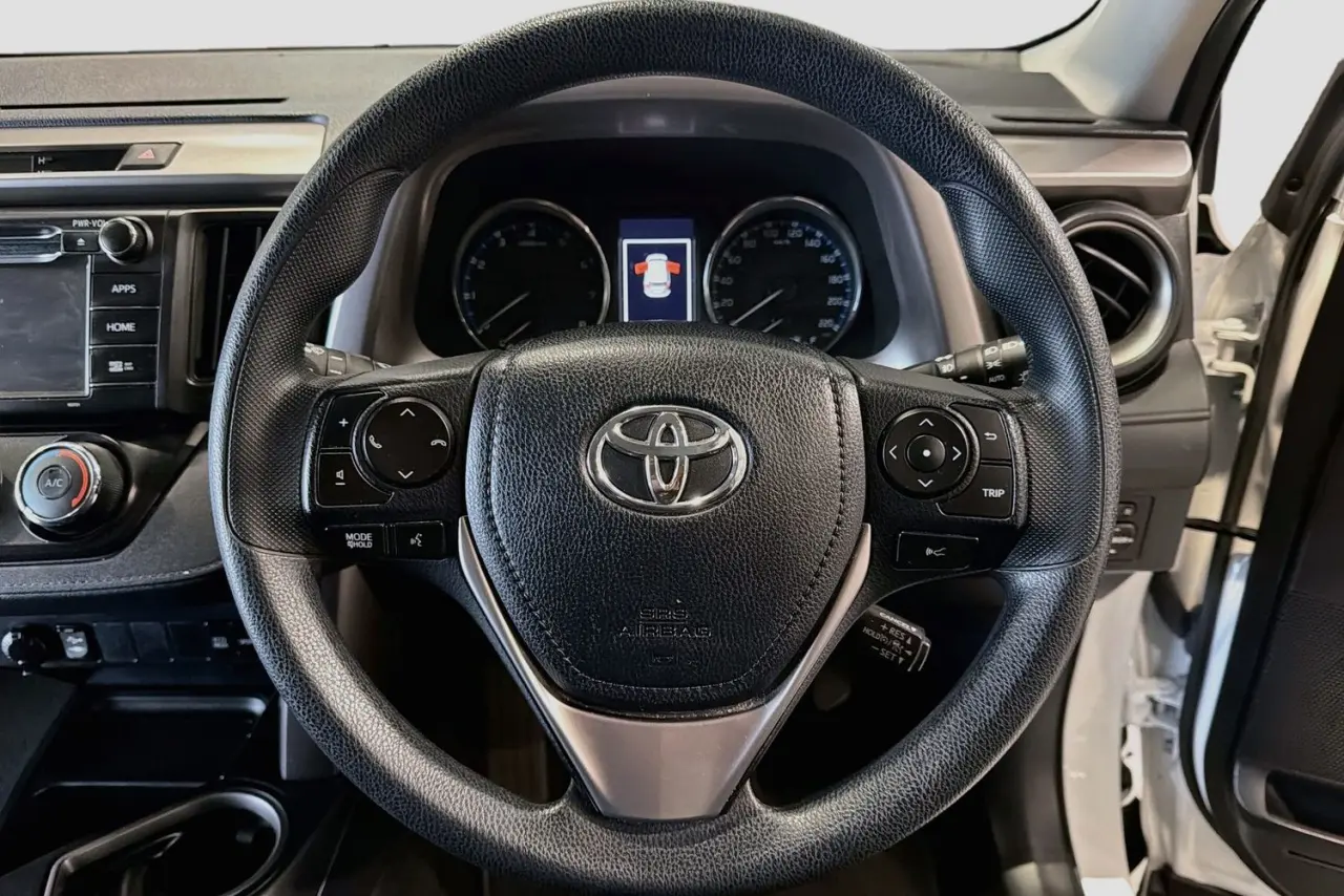 2018 Toyota RAV4 Gallery Image 21
