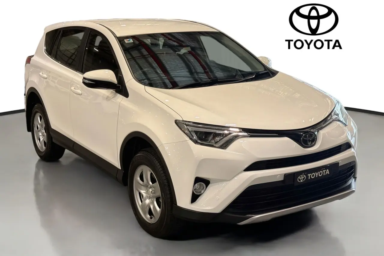2018 Toyota RAV4 Gallery Image 30