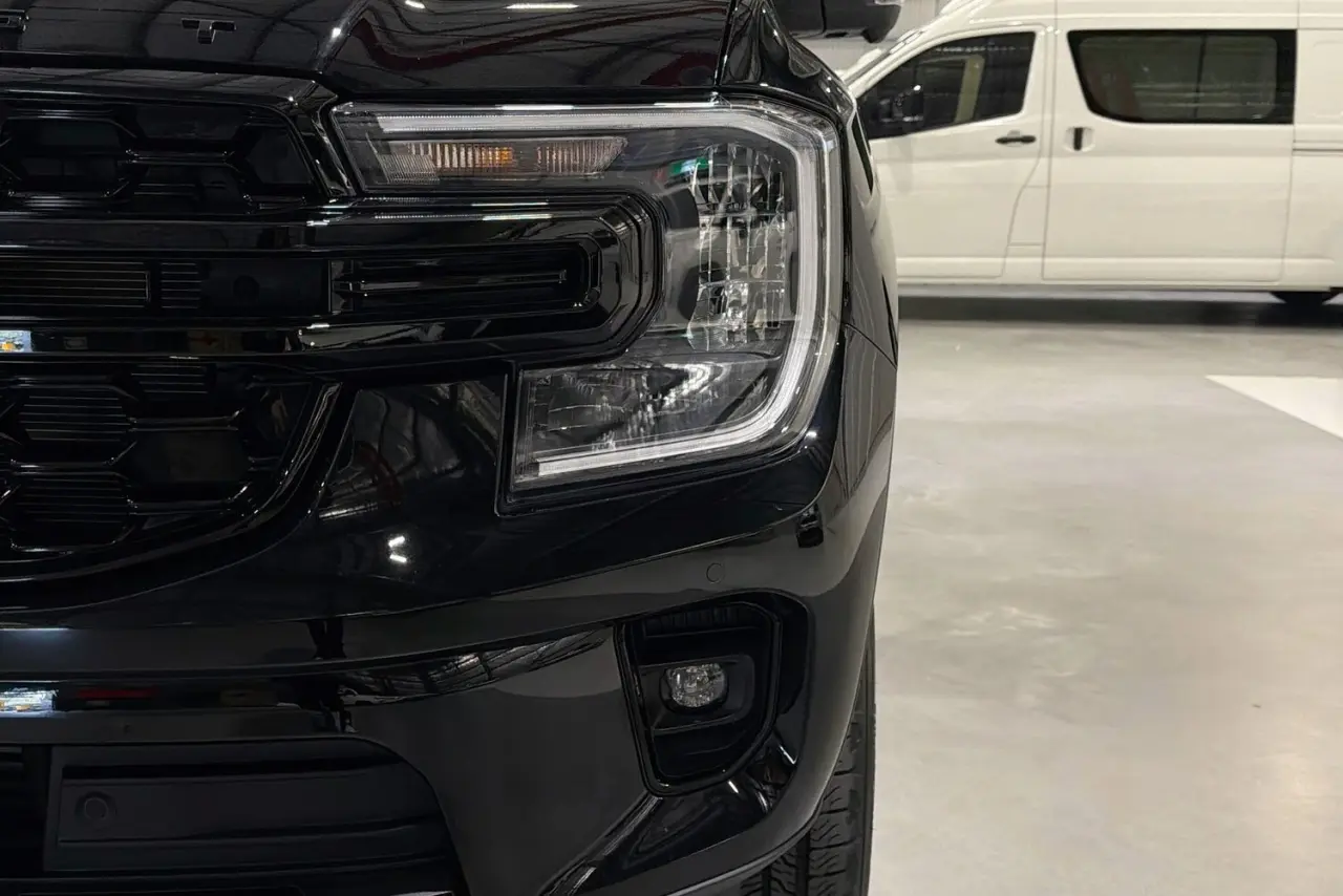 2024 Ford Everest Gallery Image 3